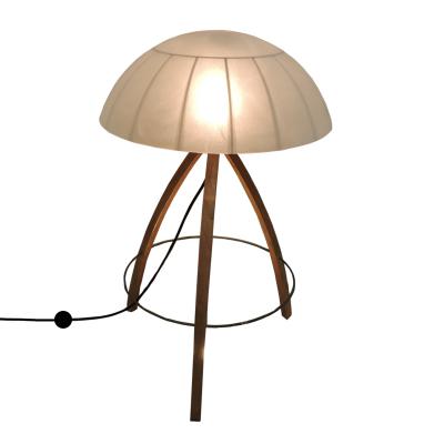 Collection privée - Cette Lampe  n'est plus disponible à la vente.