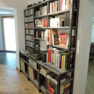 Collection privée - Cette bibliothèque  n'est plus disponible à la vente.