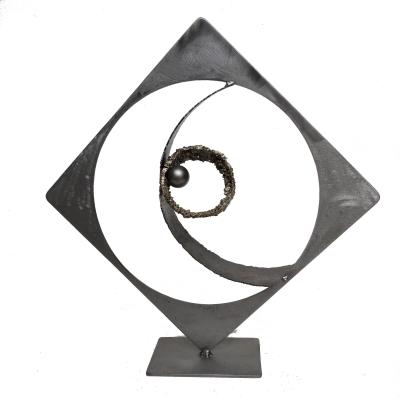 Métal  laiton - Hauteur 44 cm   largeur 43 cm  profondeur 7cm