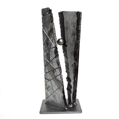 Métal - Hauteur 29 cm   largeur 11 cm  profondeur 5cm