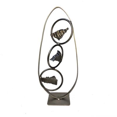 Métal - Hauteur 40 cm   largeur 18 cm  profondeur 10 cm