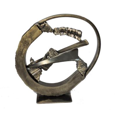 Métal - Hauteur 25 cm   largeur 26 cm  profondeur 9 cm