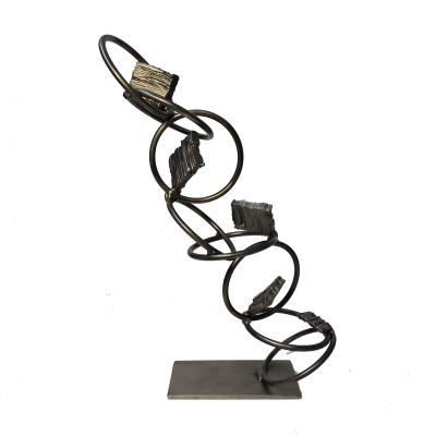 Métal - Hauteur 42 cm   largeur 27 cm  profondeur 11 cm