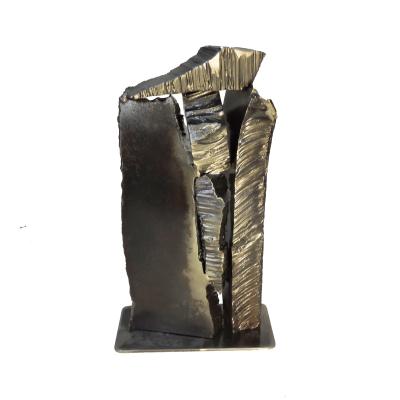 Métal - Hauteur 27 cm   largeur 15 cm  profondeur 9 cm